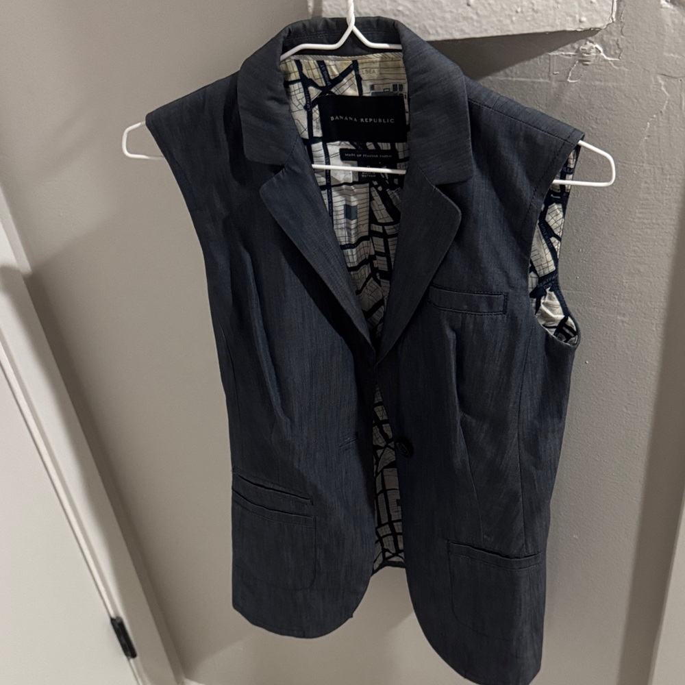 Banana Republic Chambray Sleeveless Vest-NYC map lining